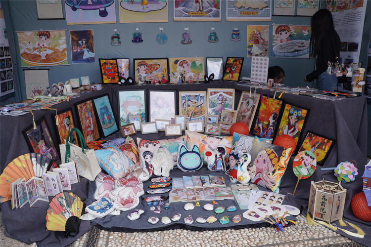 职业教育活动周 | 创意丽江绽放异彩 丽江师专动漫制作成果展引领艺术教育新风尚